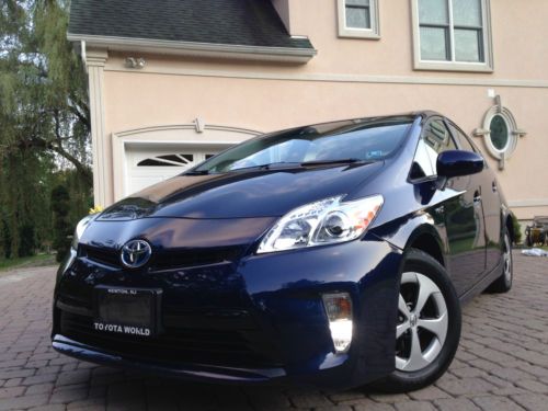 2012 toyota prius hybrid 4cyl 15k miles! clean 1 owner like new condition!