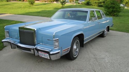 1978 lincoln continental town car 4 door - 460 cubic inch engine - sky blue
