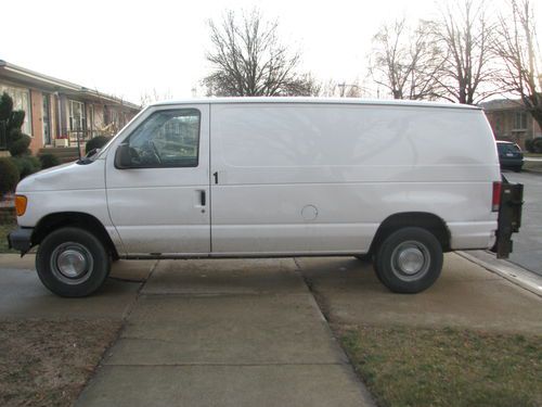 2005 ford e350 cargo van with rear mounted tommy gate