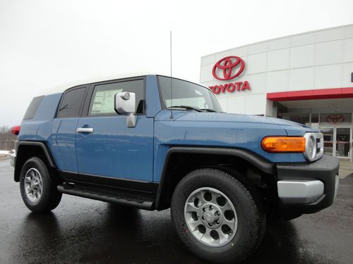 New 2013 fj cruiser 4x4 upgrade convenience package running boards cavalry blue