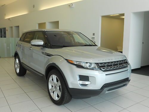 2013 range rover evoque pure--warranty-only 3400 miles!!!no accidents!hurry!!