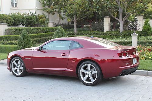 2010 chevrolet camaro ss coupe 2-door 6.2l must sell low 8000 miles perfect cond