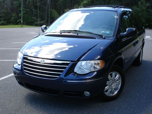 2005 chrysler town and country touring leather dvd stow n go seats no reserve
