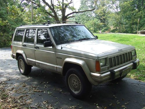 1995 jeep cherokee country sport utility 4-door 4.0l high output 6 cyl