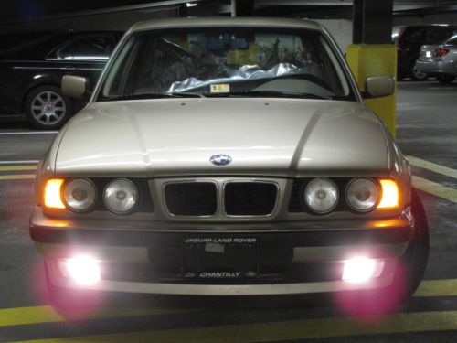 Bmw e34 1995 525i 5 speed manual mint condition!
