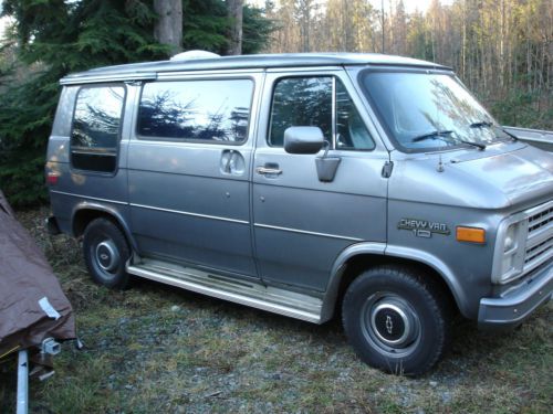 1990 chevrolet g10 chevy van 3-door 4.3l - low mileage perfect for camping/cargo