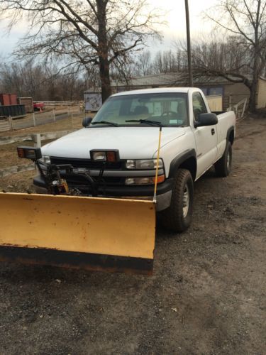 Chevrolet 2000 silverodo 2500 series 4x4 with meyers plow