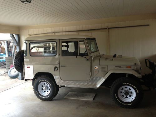 Toyota land cruiser fj40 very well maintained in great condition