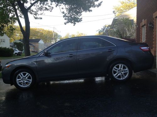 2009 toyota camry. gray. low milage, clean