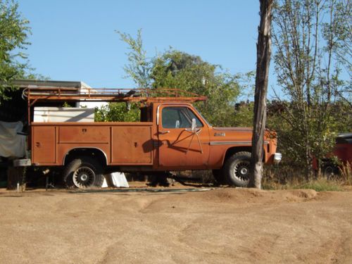 Gmc 3/4 ton 1975 utilities bed truck with no motor (have if wanted) single cab