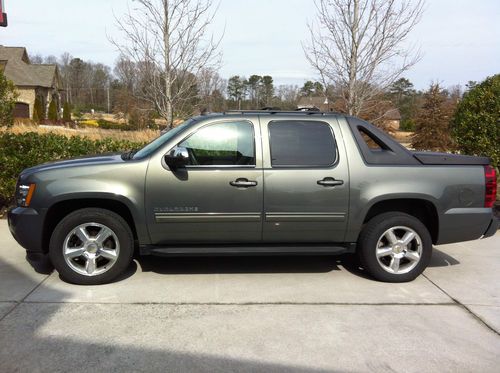 2011 chevy avalanche