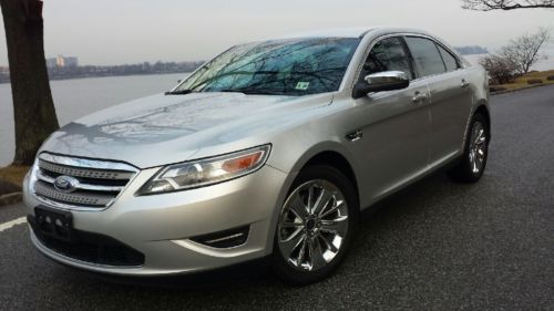 2011 ford taurus. limited.