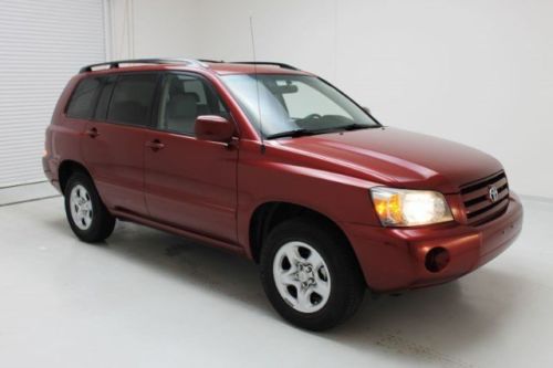 2004 toyota highlander - low miles, automatic, super clean! *financing available