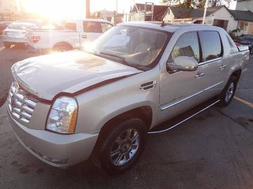 2007 cadillac ext damaged salvage awd loaded runs! wont last export welcome!!