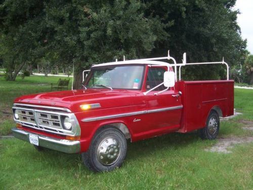 Classic red 1970 ford 250, great condition