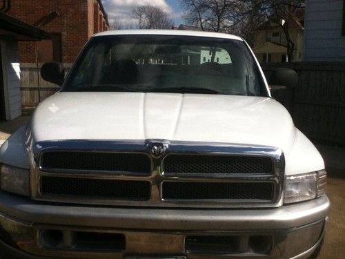 White.1999.dodge.ram.1500.runs well. clean inside and out.only has 65,700 miles.