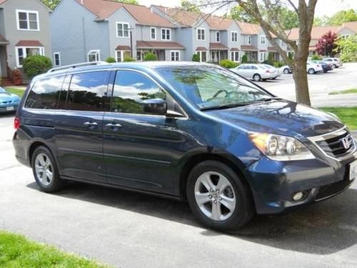 Low miles, fully loaded 2010 honda odyssey touring w/ navigation and dvd !!!