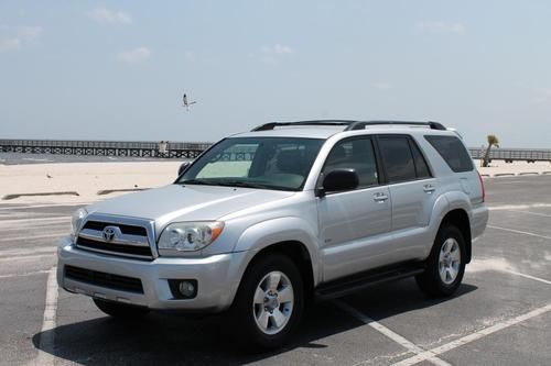 2007 toyota 4 runner sr5 loaded leather rear dvd 3rd row like new condition!!!!!