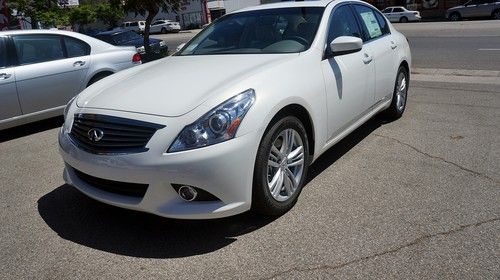 2013 infiniti g37 journey only 31 miles!!!