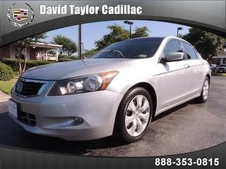 Leather - heated seats - sunroof - dual climate - 6 disc cd aux - cruise control