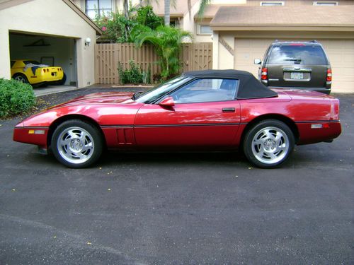 1990 corvette conv. 48000 mi - all orig. - garaged - exceptional cond. in / out