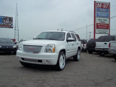 Warranty and financing available! 2007 yukon custom sounds leather seats