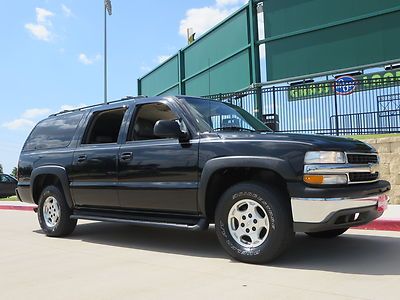 2006 chevy suburban  4x4 texas own and very clean