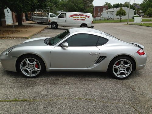 2007 porsche cayman, absolutely perfect, no accidents!!!!!