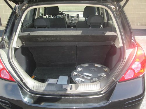 2008 nissan versa s hatchback 4-door 1.8l
