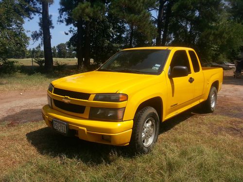 2005 yellow extended cab chevrolet colorado
