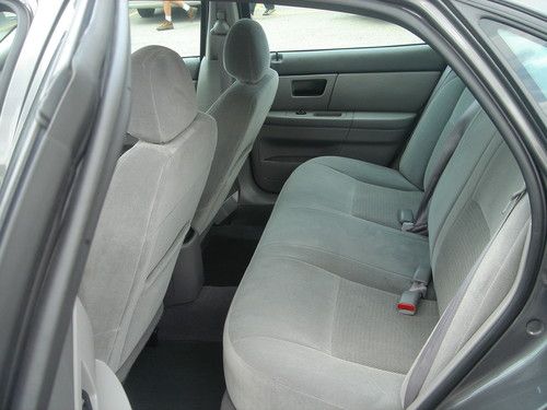 2003 ford taurus se grey/grey interior great driver owned it since almost new