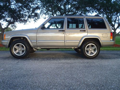 2001 cherokee xj classic 4x4 1 woman owner no accidents maintained &amp; super clean