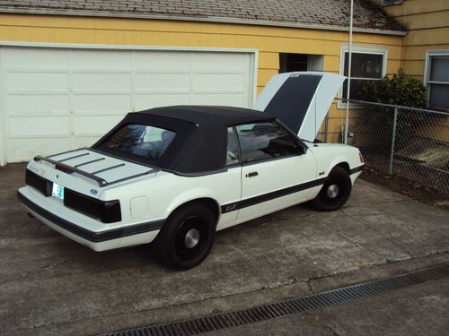 1986 ford mustang gt convertible 2-door 5.0l