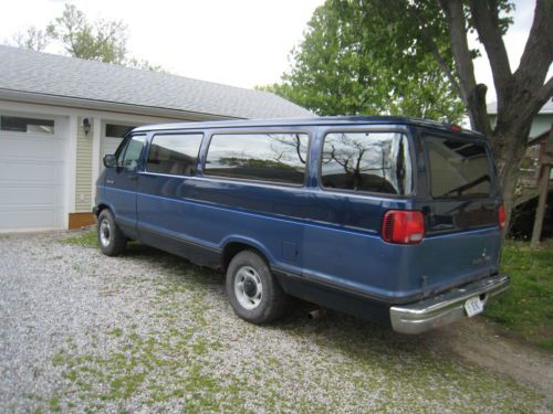 1994 dodge b250 maxi van 3/4 ton extended van.  *drives great. excellent maint**