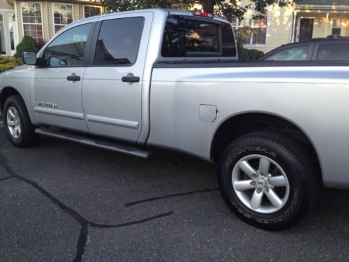 2008 nissan titan 4 dr crew cab, extended bed