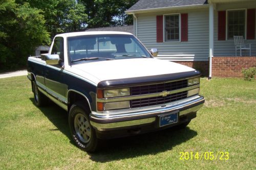 1990 chevy 4x4 long bed, low miles, 2 owners, great shape, drive anywhere