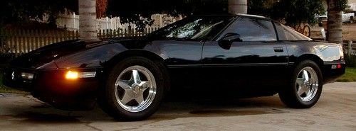 1986 chevy corvette black w/gray leather interior clean **nice**