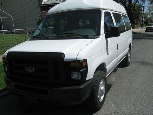 08 ford handicap wheelchair accessible van a+ cond! no reserve absolute sale!!!!