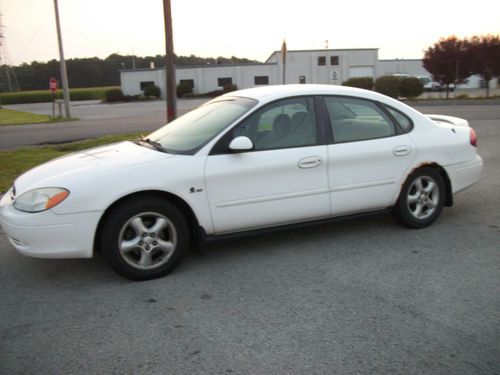2000 ford taurus ses 6 cylinder 4 door with trailer hitch