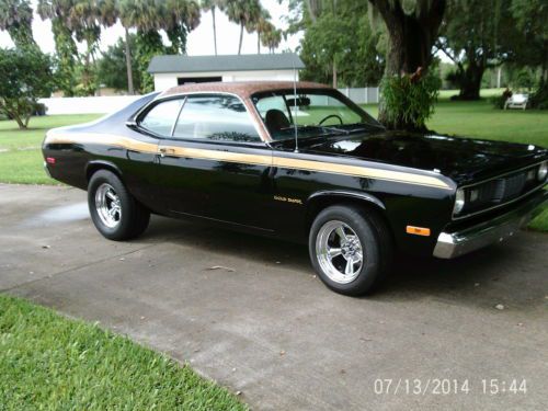 1972 plymouth duster base 5.2l  gold duster