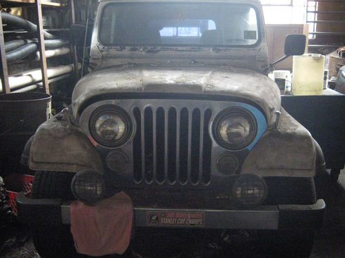 1983 jeep  cj   4/4  parts truck  no title   ########### no reserve#########
