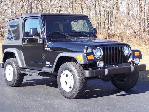 2004 jeep wrangler 4x4, sport ,4.0 liter,automatic, air conditioning, must see