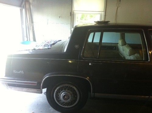 1986 cadillac deville brown sedan 4 dr v-8 49,365 miles, 1 owner