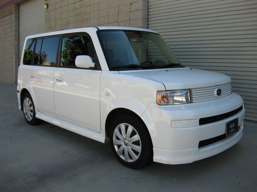 2005 scion xb. no accidents. clean carfax. local. one owner.