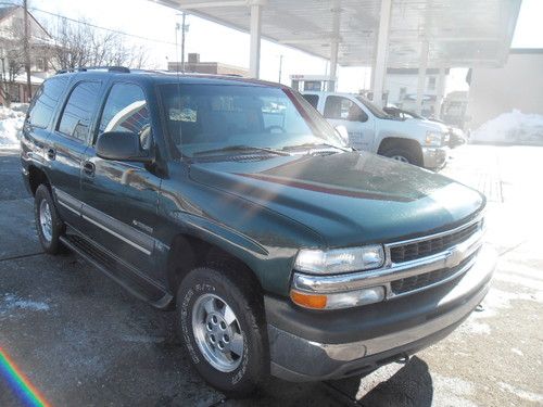 03 tahoe excellent 3rd row 4x4 good miles clean and super nice!