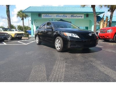 Reliable, safe clean daily driver base camry 4 cyl i4 auto cd aux efficient mpg!