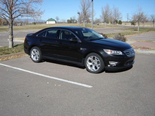 2010 ford taurus sho sedan, babied and in excellent condition-