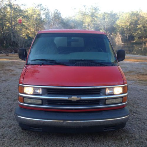Chevy: express 1500:  good condition and has a tow package!