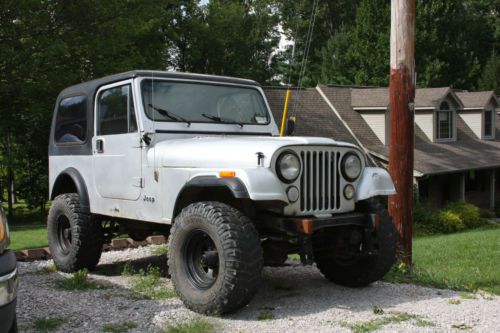 1985 jeep cj7 automatic with hard top!!  4&#034; lift