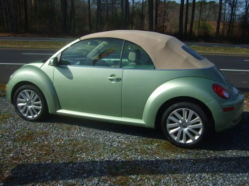 2009 volkswagen beetle highline w/only 13,882 original miles!!